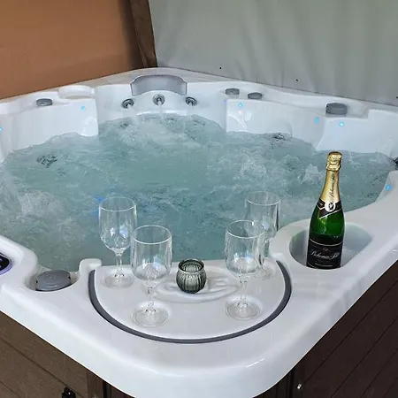 بيت خشبي Lipno & Wellness